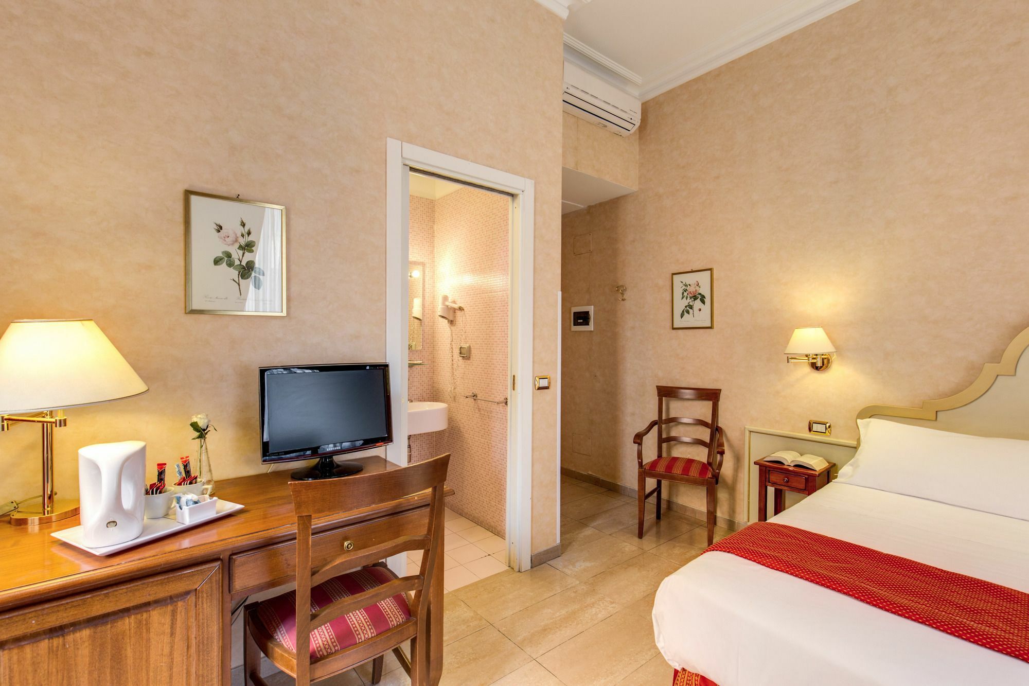 Wrh Suites Rome Buitenkant foto